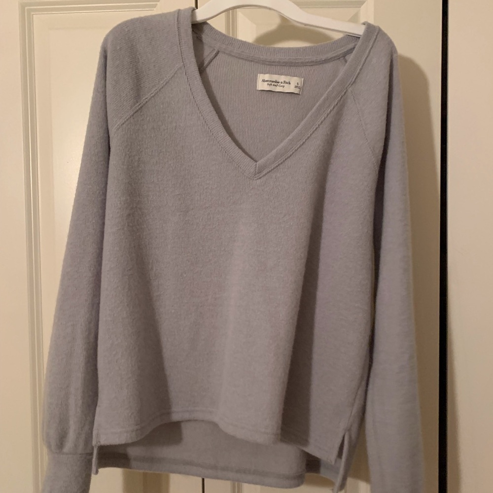 Grey Abercrombie & Fitch sweater
